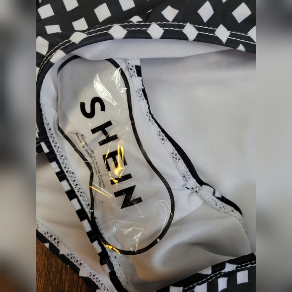 Shein high waisted swimsuit - Picture 4 of 12